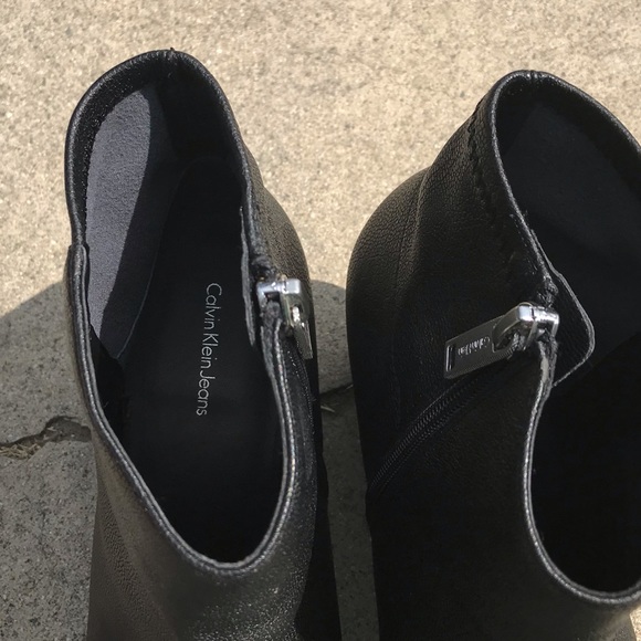 Calvin Klein Jeans Narice Stretch Pebble Booties - Picture 10 of 11